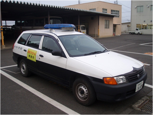 （写真）青色防犯パトロール車