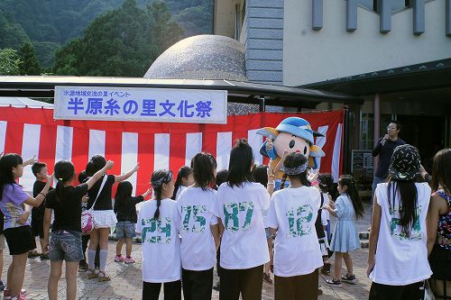 (写真)あいちゃんとのじゃんけん大会