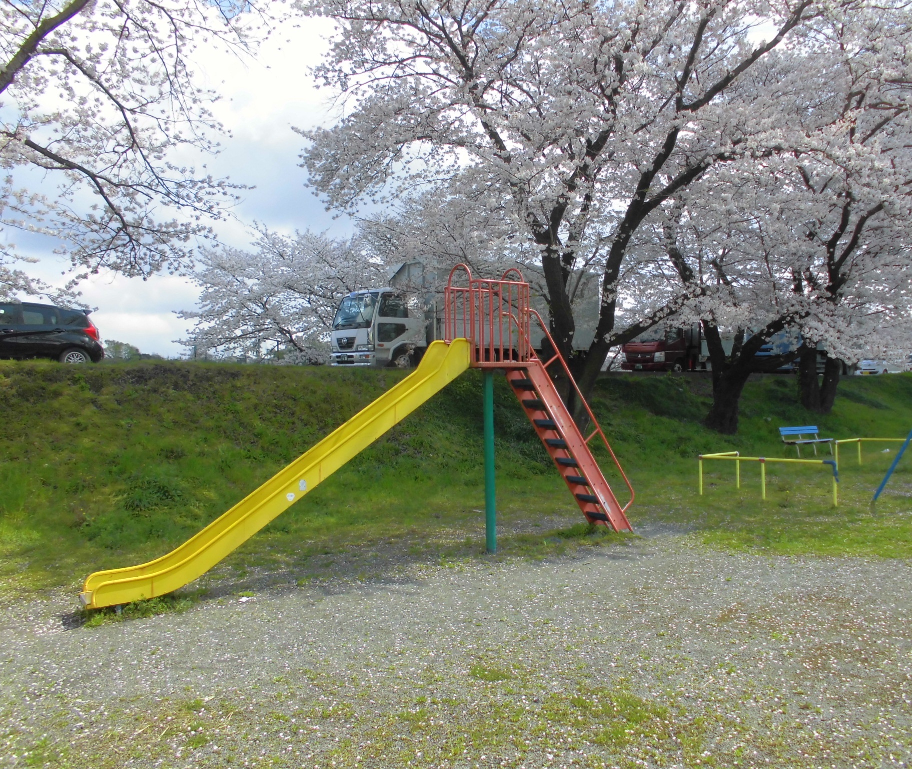 小沢双葉児童遊園地