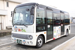 （写真）小型バス車両