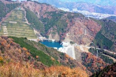 （画像）高取山展望台から宮ヶ瀬ダムの眺め