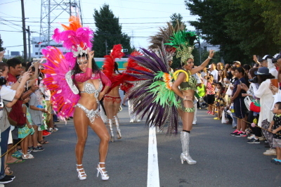 （画像）勤労祭野外フェスティバルのサンバカーニバル