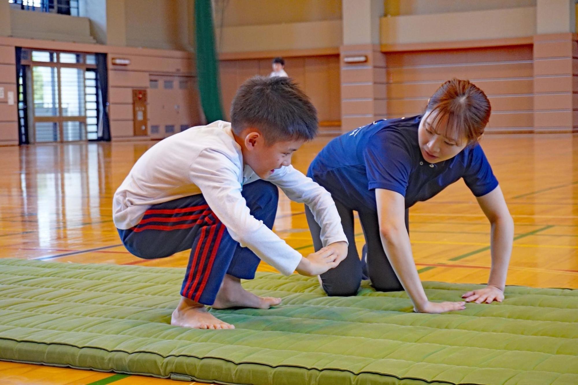 鶴見虹子先生の体操教室