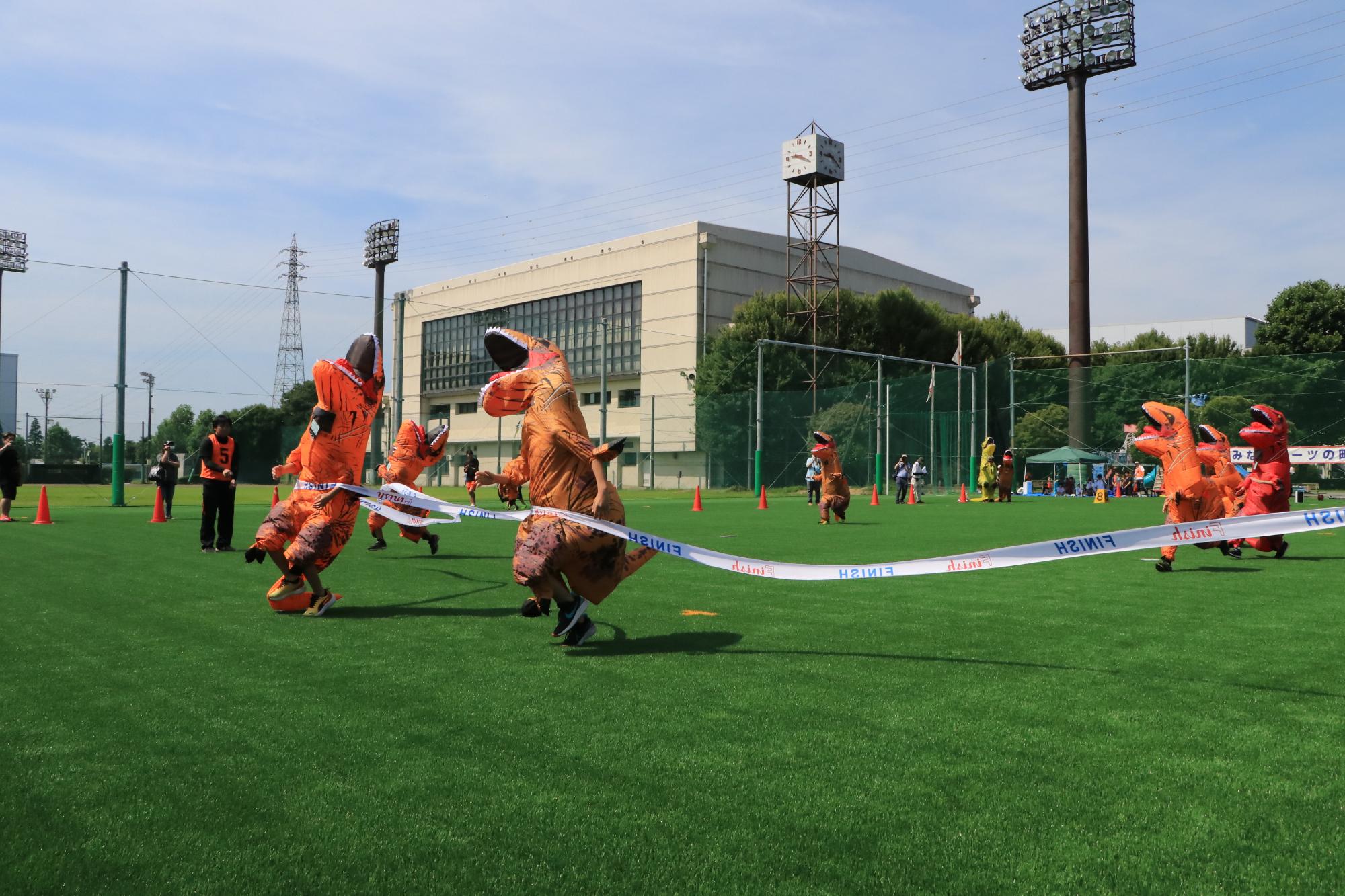 ティラノレース