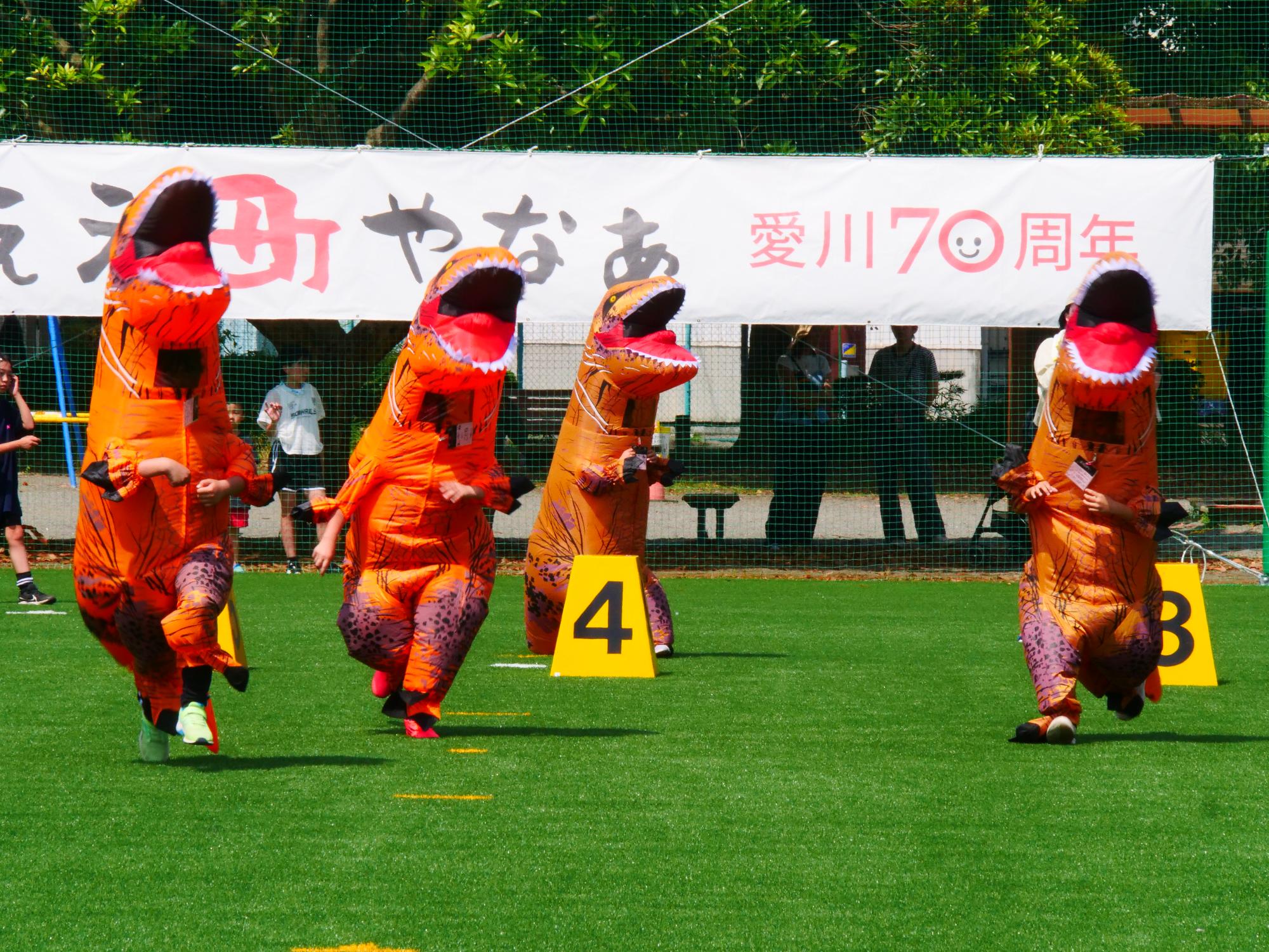 ティラノレース