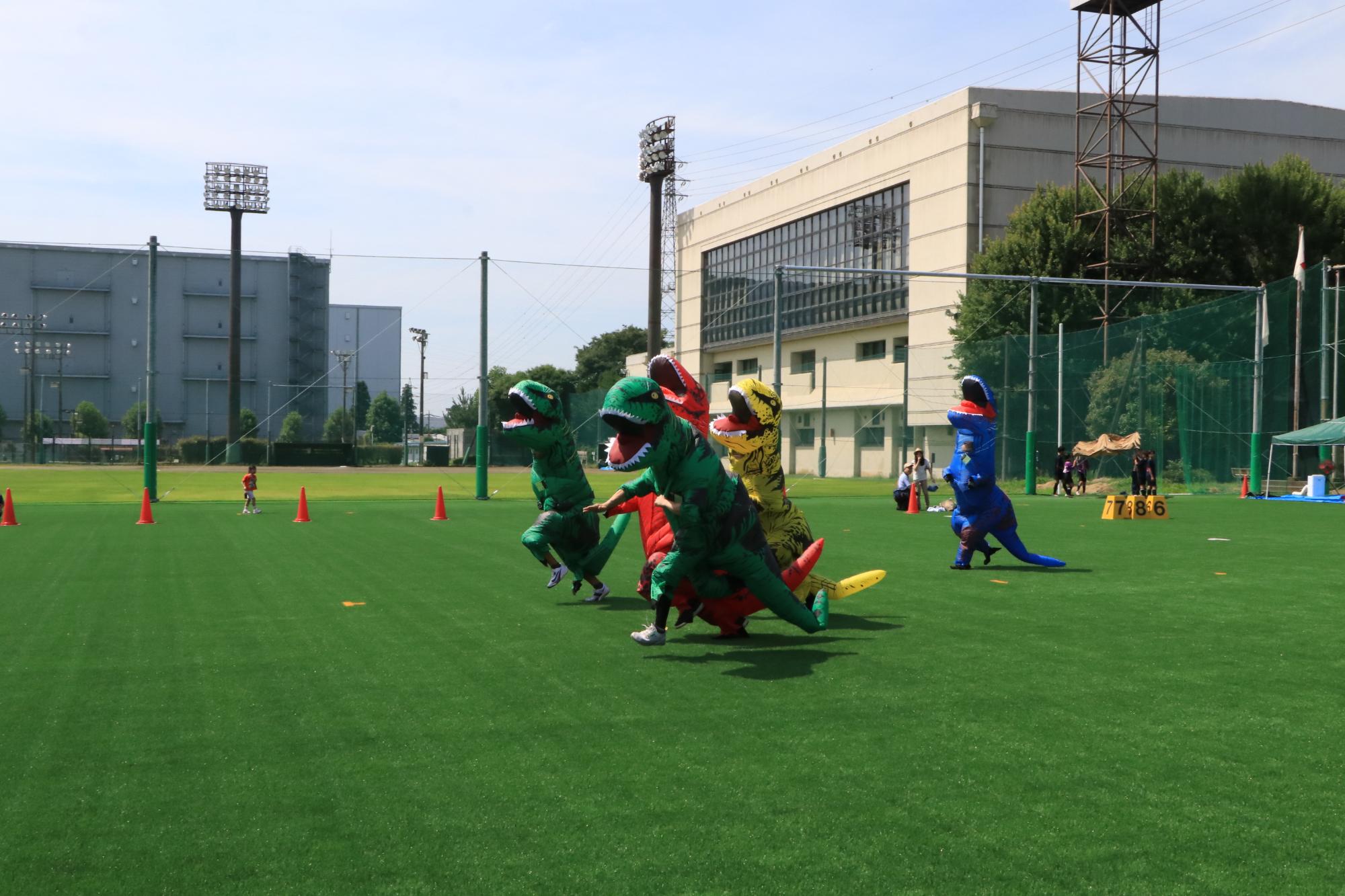 ティラノレース