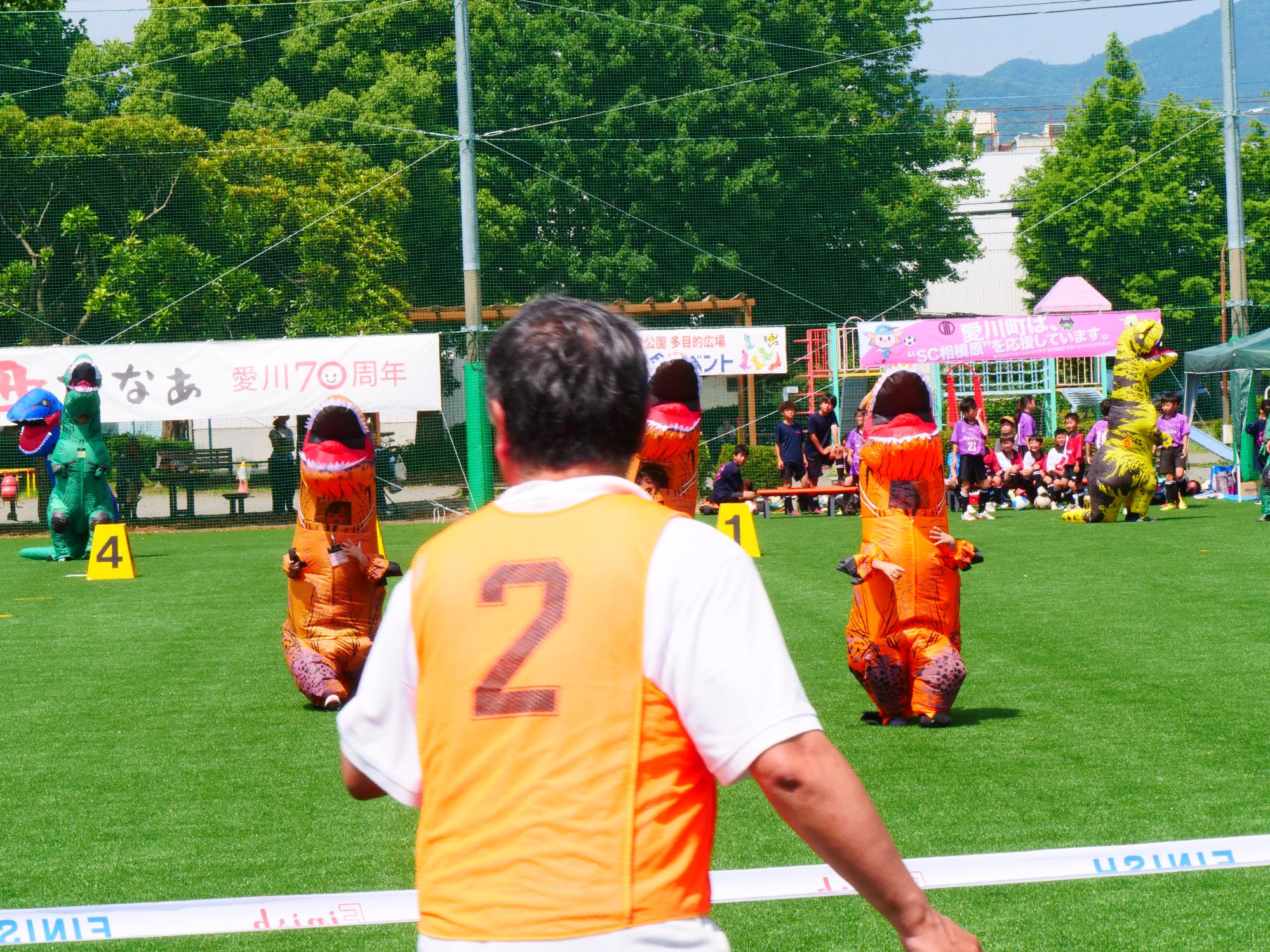 ティラノサウルスレース