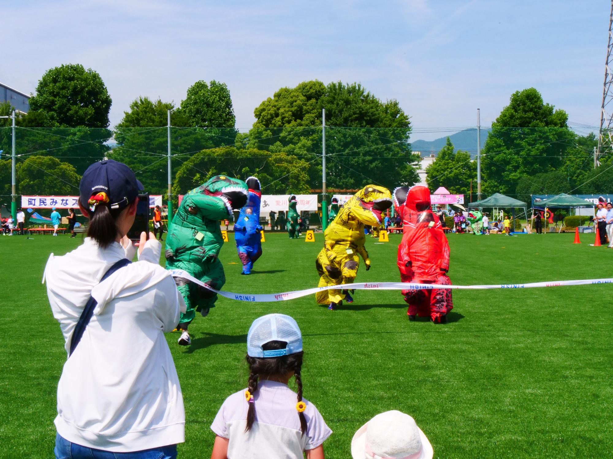 ティラノサウルスレース