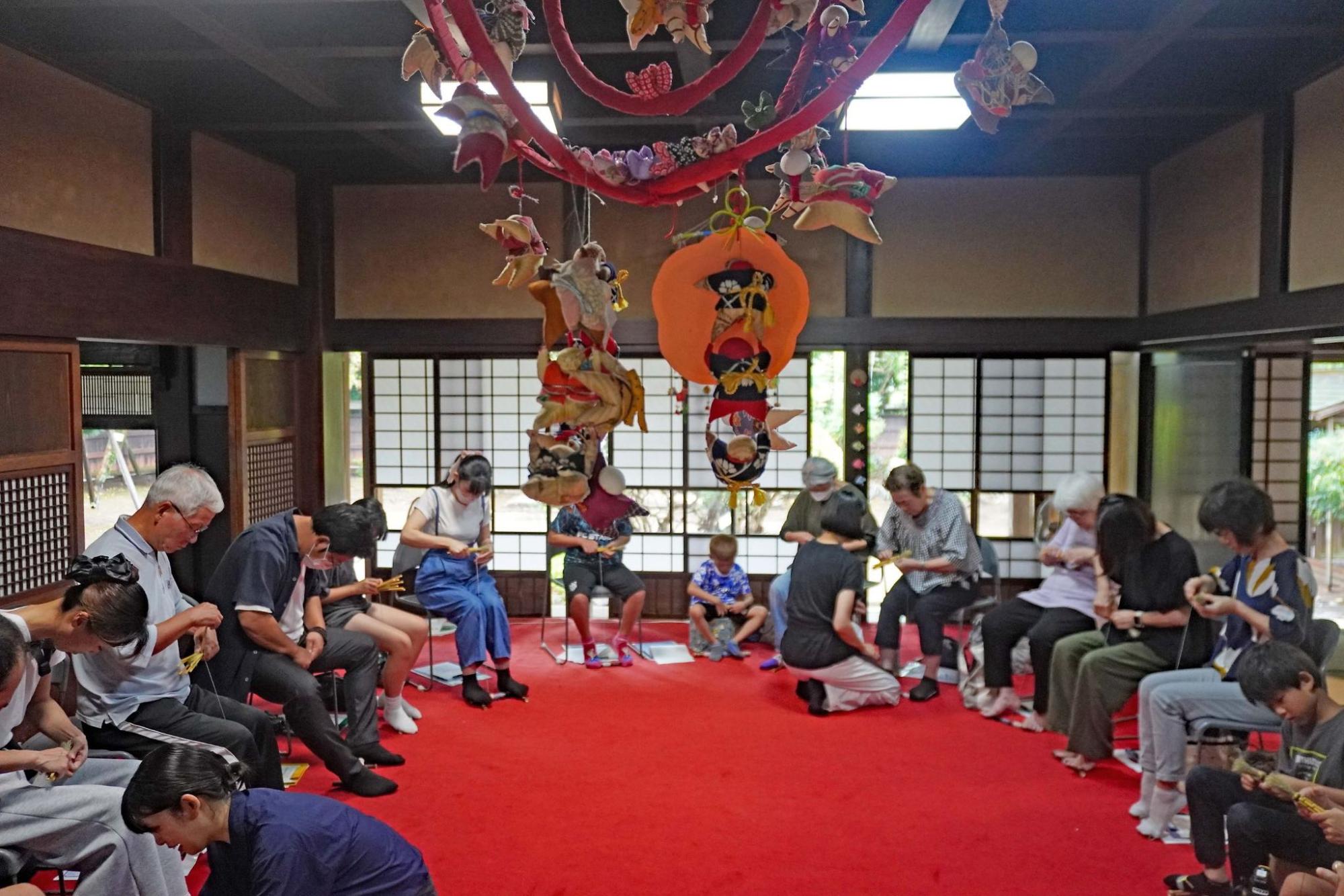 古民家山十邸中津箒手づくり教室