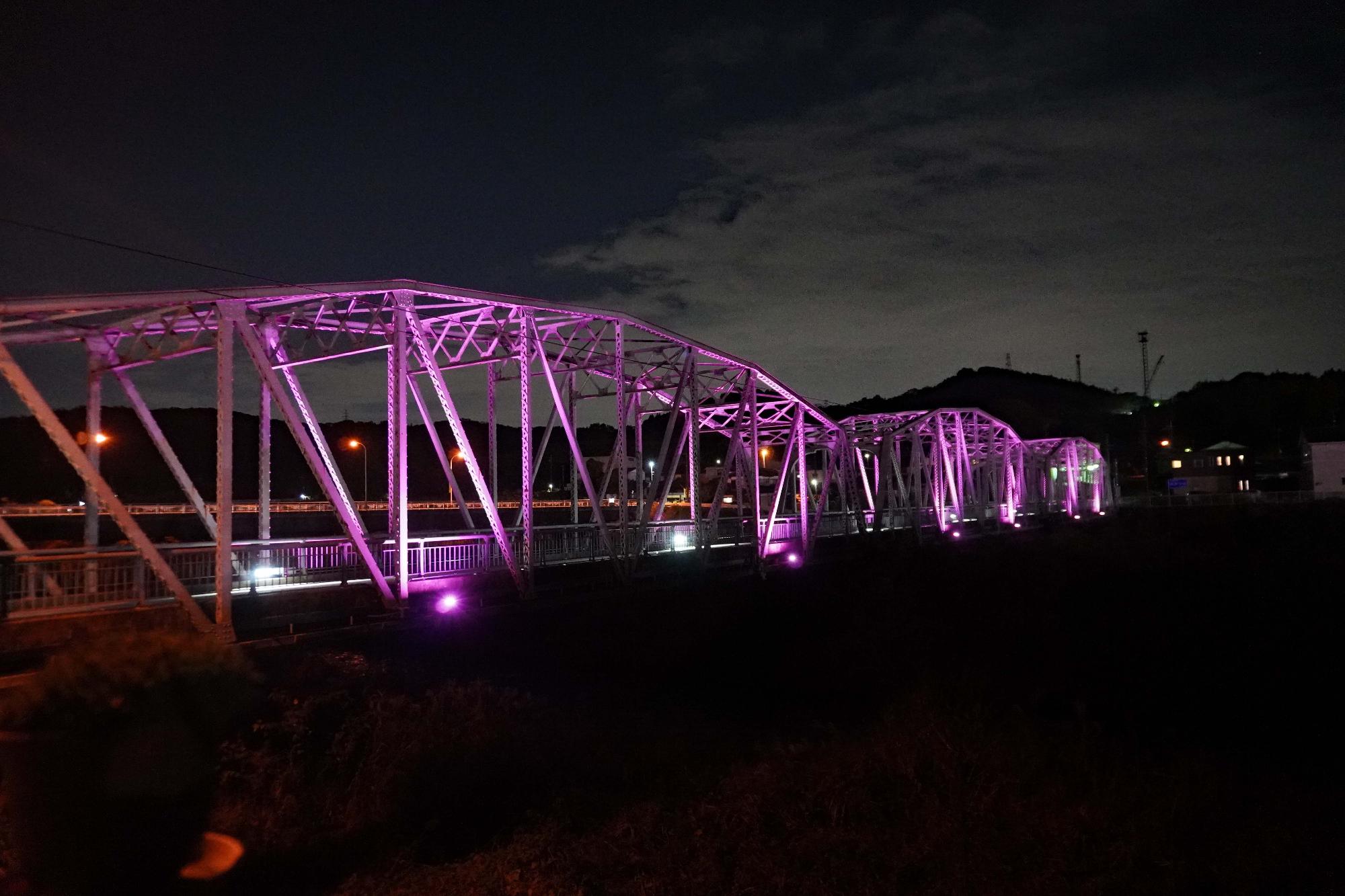 平山橋ライトアップ