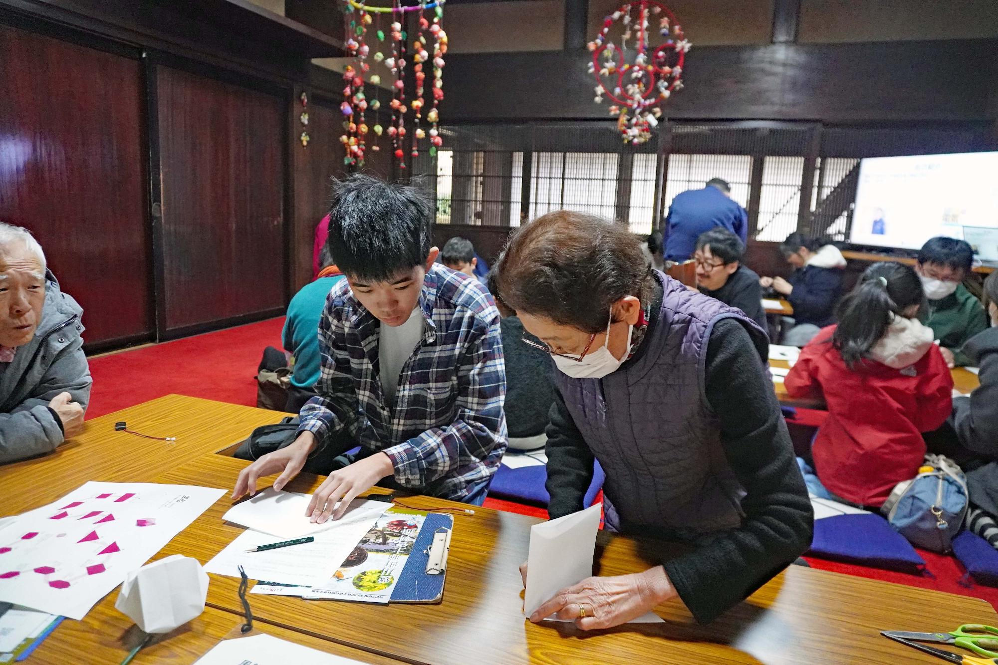 古民家山十邸折り紙LEDワークショップ