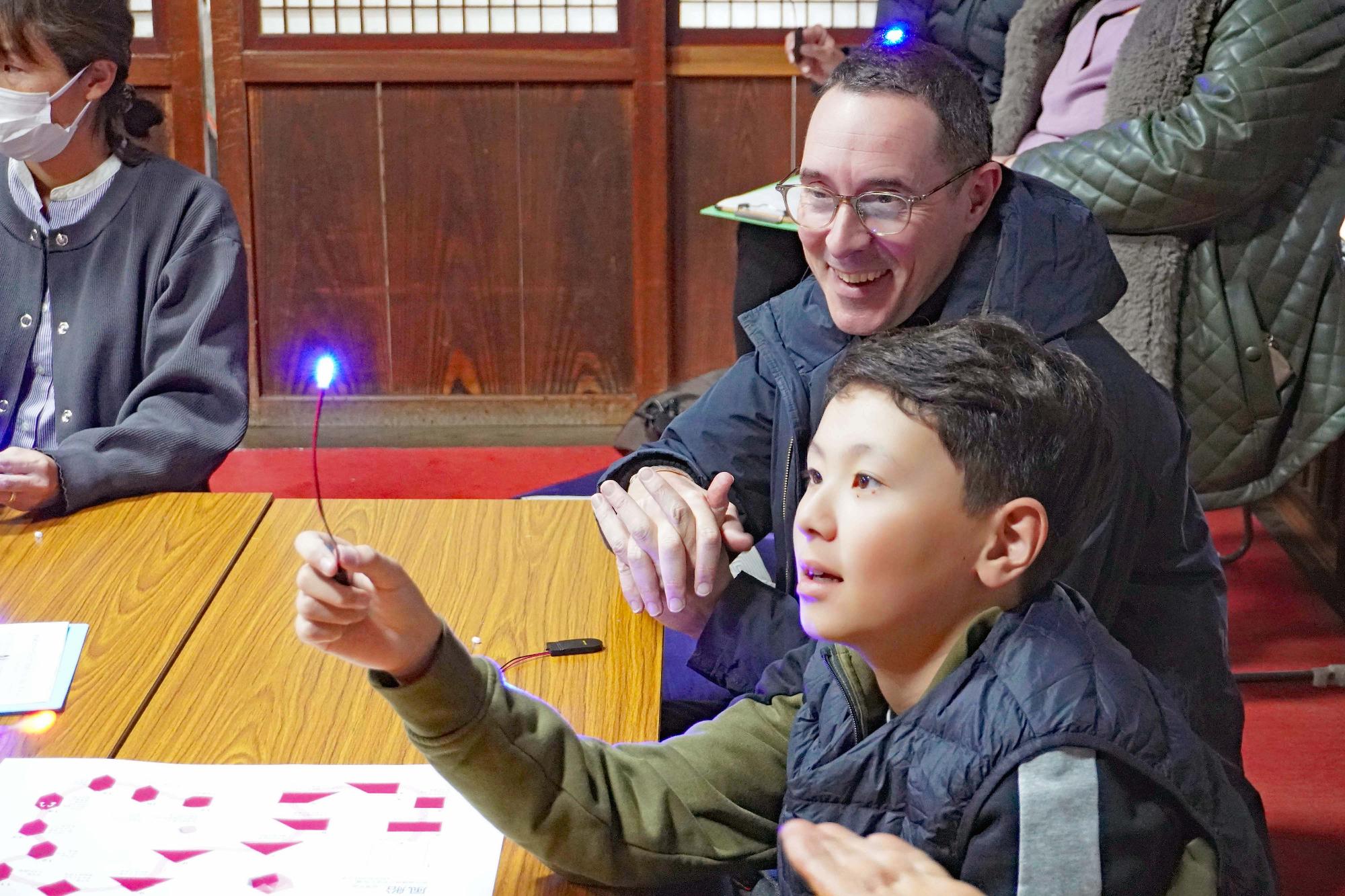 古民家山十邸折り紙LEDワークショップ