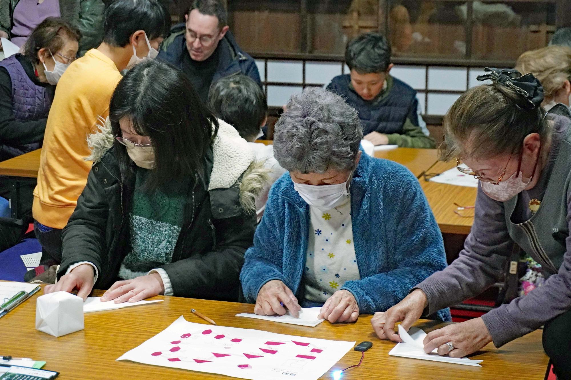 古民家山十邸折り紙LEDワークショップ