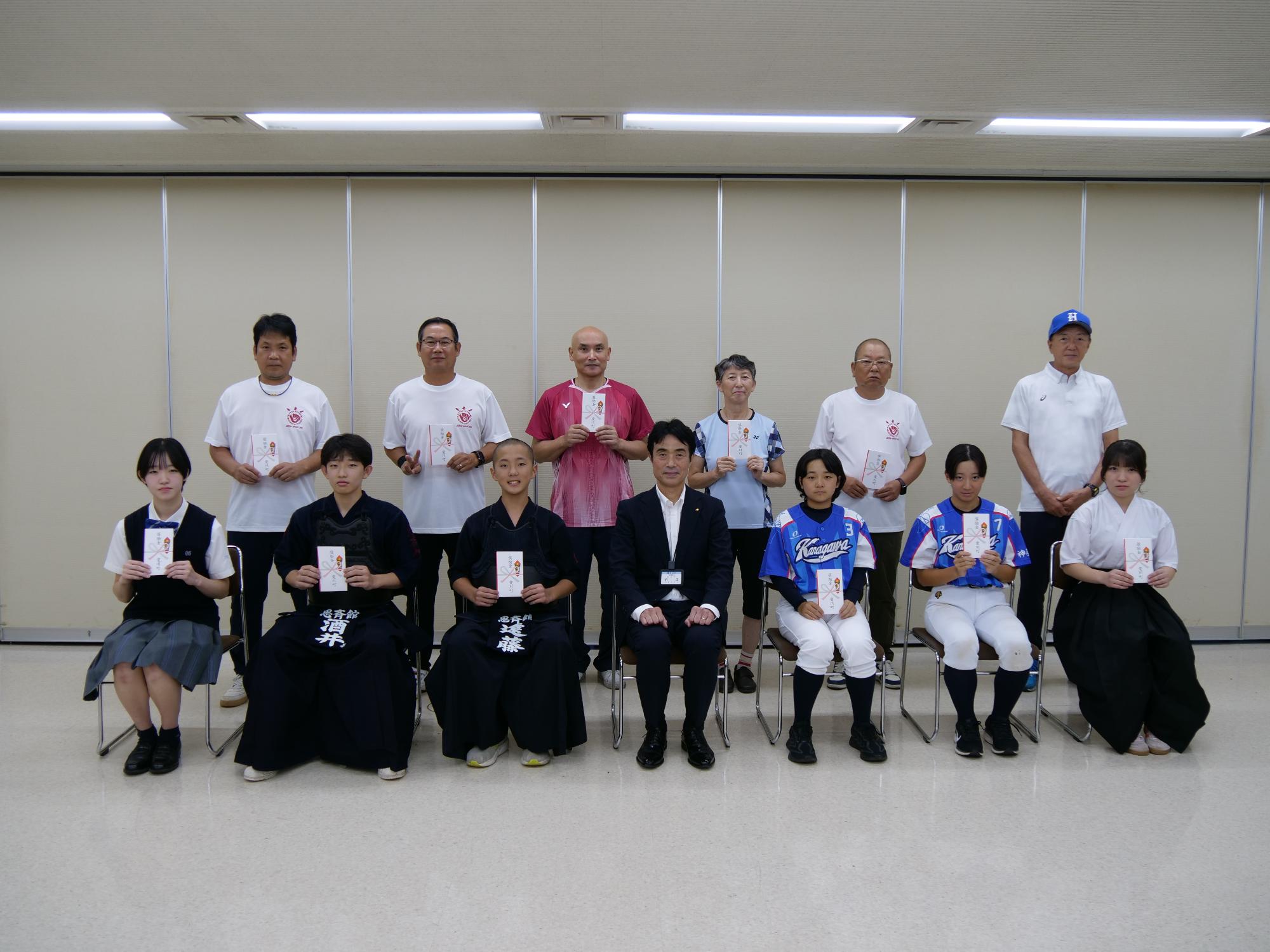 Iスポーツ全国大会等出場奨励金交付式