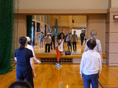 レナタ先生のサンバダンスレッスン