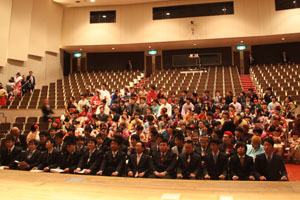 （写真）愛川東中学校集合写真