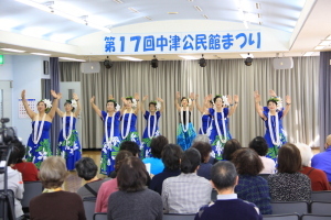 （写真）ステージの様子