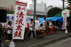 （写真）和太鼓演奏