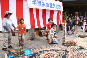 （写真）糸巻き積上げゲーム