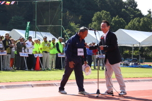 （写真）選手宣誓後の一コマ