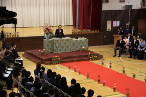 （写真）お祝いを述べる小野澤町長