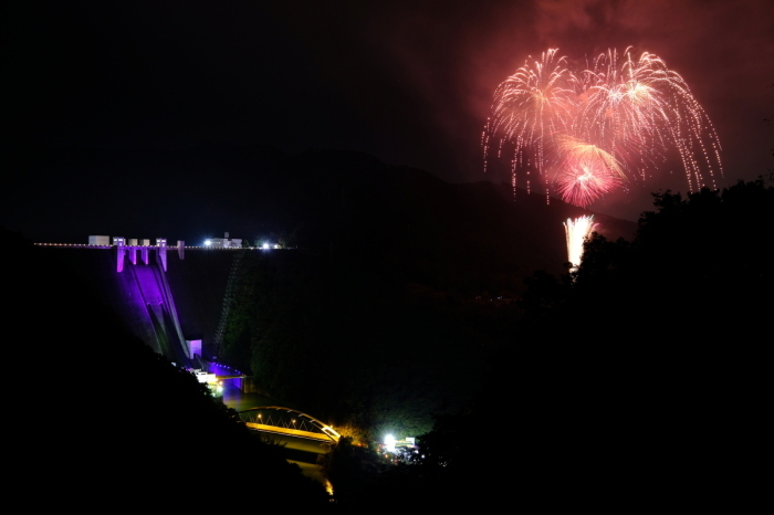 （写真）フィナーレの打ち上げ花火