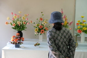 （写真）生け花の展示