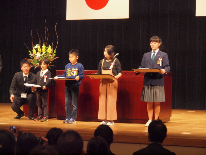 （写真）交通安全作文最優秀賞の皆さん