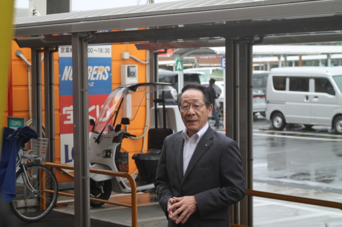 （写真）あいさつする小野澤町長