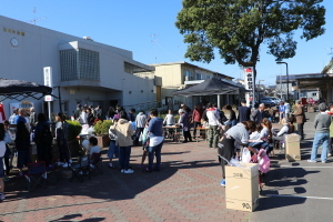 （写真）会場外の様子