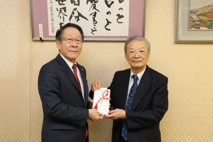 （写真）小野澤町長と高橋代表取締役