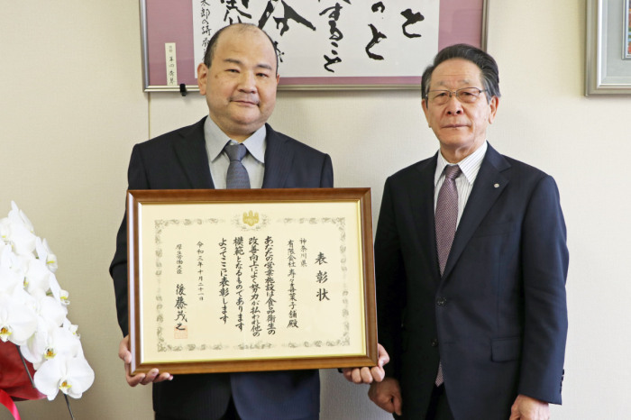 （写真）鈴木代表取締役社長と小野澤町長
