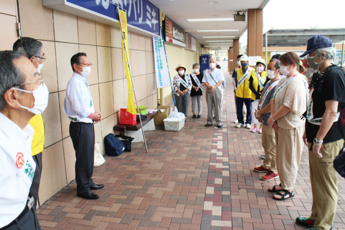 （写真）あいさつをする小野澤町長