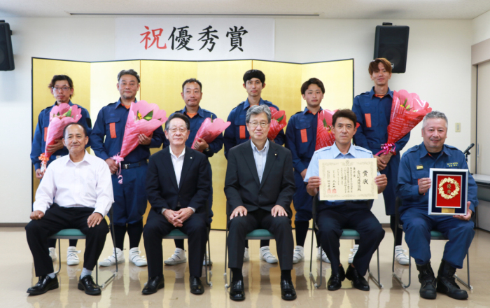 （画像）小野澤町長と来賓、消防団本部、選手の皆さん
