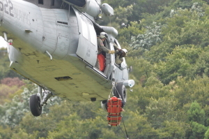 （写真）負傷者後方医療搬送訓練（在日米海軍）