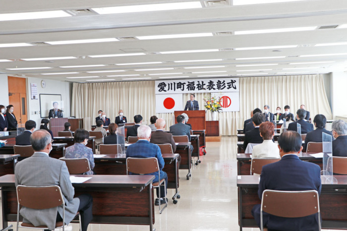 （写真）表彰式の様子（小野澤町長あいさつ）