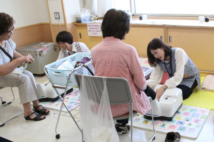 （写真）骨密度測定の様子