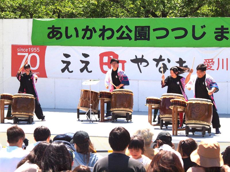 （写真）県立愛川高校和太鼓部の演奏