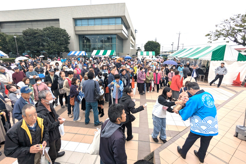 （写真）町政70周年を記念した大抽選会