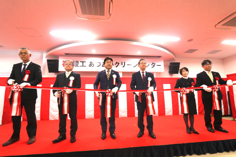 （写真）竣工式でのテープカットの様子