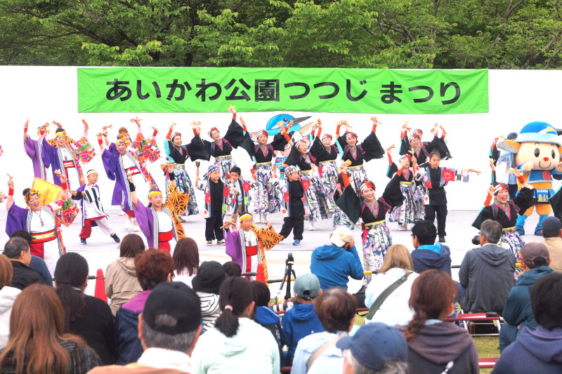 （写真）よさこいダンスチームFunnyの、よさこいダンスショー