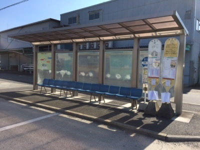 愛川バスセンターの待合施設の様子